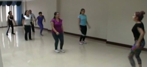 Funcionarios de Fiscalía de Loja realizan bailoterapia en horas laborables (Video)