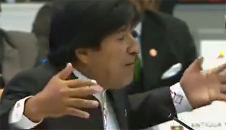 Presidente de Bolivia reclama a Correa el exceso de vehículos en caravana presidencial (Video)