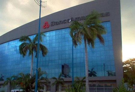 Asaltan sede de Banco Amazonas en Guayaquil