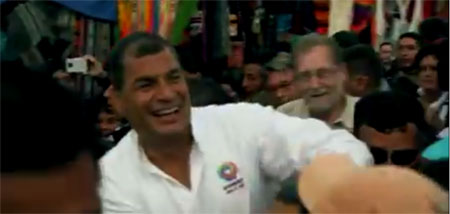 Ahora, Correa es guía de turismo (Video)