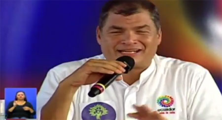 Presidente Correa llama a la batalla en redes y le dan para el «santo y la limosna»