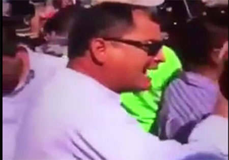 Correa dice a damnificados que quien grite se va detenido (Video)