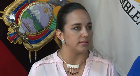 Gabriela Rivadeneira dice que falta de normas  «producieron» colapso de edificaciones y que familias «perdieron pérdidas de vidas humanas»
