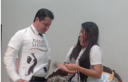Curioso: Alcalde de cantón con 7 mil habitantes entregó 45 mil firmas de apoyo a referedum para re-elección de Correa