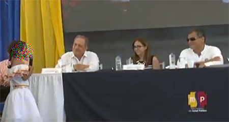 Niña es utilizada en declamación a Rafael Correa (Video)