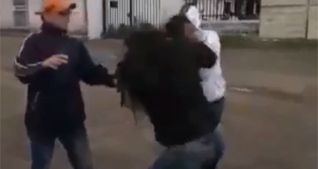 Jóvenes son agredidas por partidarias del movimiento oficialista Alianza PAIS (Video)