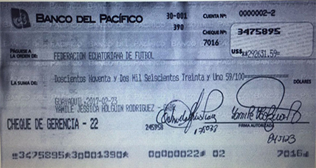 Filtran cheque con el que se habría pagado ataque en el Estadio Atahualpa a Guillermo Lasso