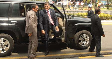 Tras su salida de la presidencia, Rafael Correa se mantiene protegido por 21 hombres, 24 horas al día