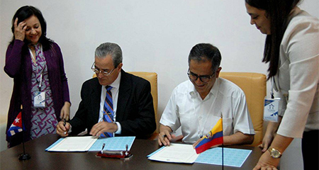 Ecuador y Cuba suscriben convenio para reconocimiento de títulos profesionales