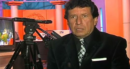 Periodista enfrenta a Rafael Correa en Bélgica (Video)