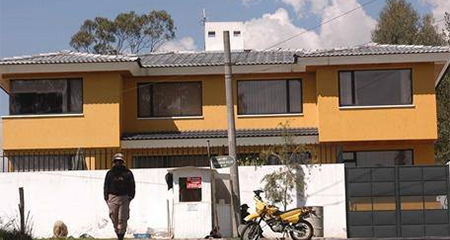 Rafael Correa coloca su casa de Quito a nombre de su hijo (Video)