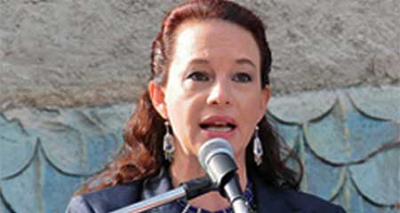 María Fernanda Espinosa, ex funcionaria de Correa acusada de corrupción, quiere dirigir la OEA