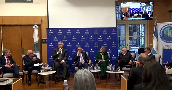 Lenn Moreno en Buenos Aires: Con las dictaduras no se dialoga, se las derroca